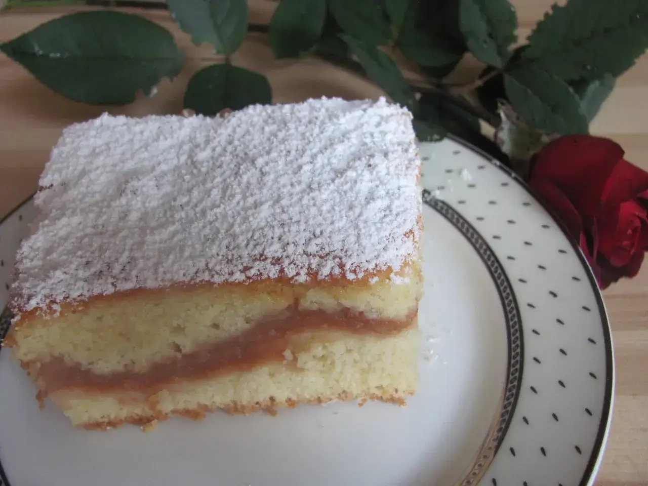 Najlepszy przepis na jabłecznik na cieście babkowym, który zachwyca