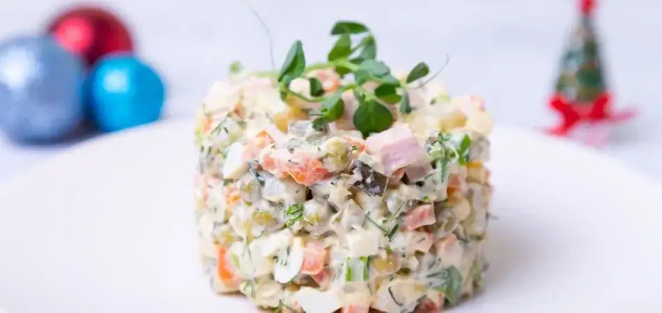 Jak długo gotować warzywa na sałatkę jarzynową, aby były idealne?