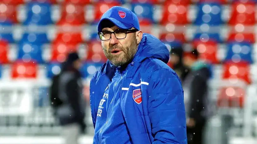 Marek Papszun zarobki: Niezwykłe wynagrodzenie trenera Ekstraklasy.