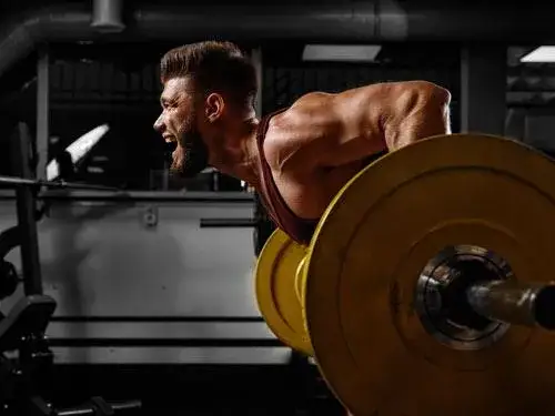 Ile kofeiny przed treningiem – uniknij błędów i osiągnij lepsze wyniki