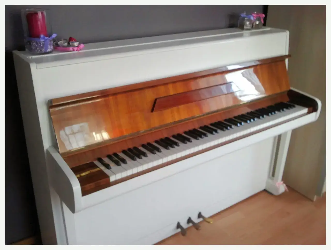 Jak pomalować pianino w 7 prostych krokach - skuteczny poradnik DIY