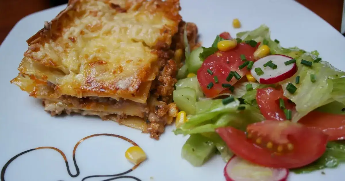 Jakie sałatki najlepiej pasują do lasagne? Smakowe połączenia, które zachwycą