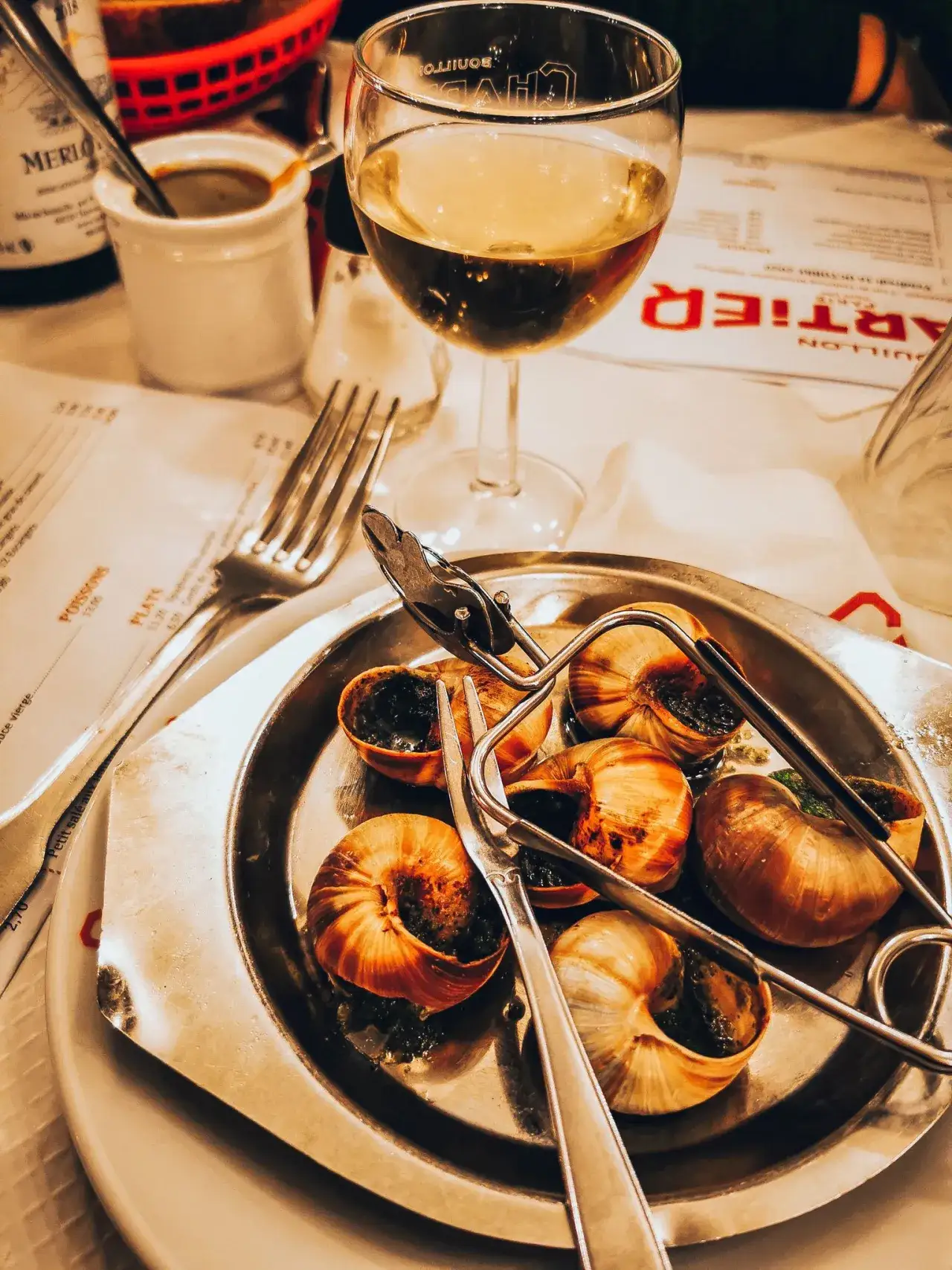 Co zjeść w Paryżu: najlepsze dania i miejsca, których nie możesz przegapić