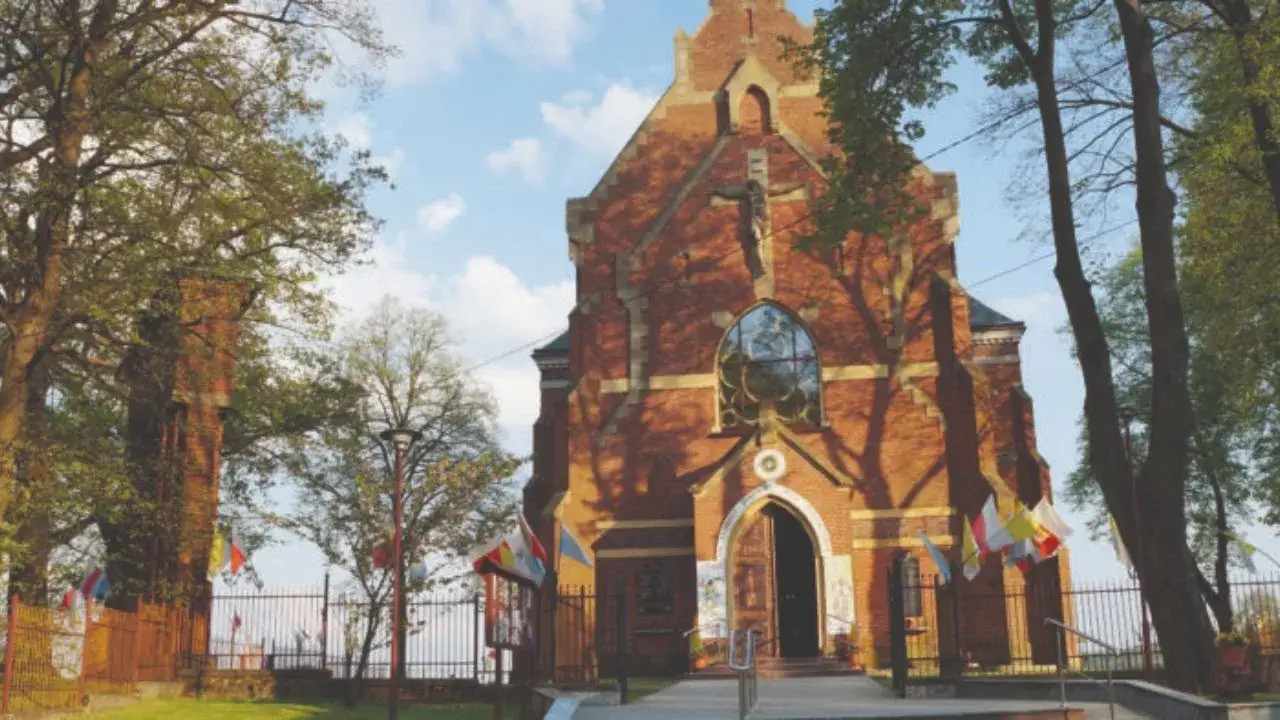 Sanktuarium św. Andrzeja Boboli w Strachocinie – historia, zwiedzanie i praktyczne wskazówki