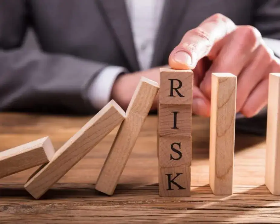 Filozofia ryzyka: Czym jest niepewność i dlaczego odgrywa kluczową rolę w naszym życiu?