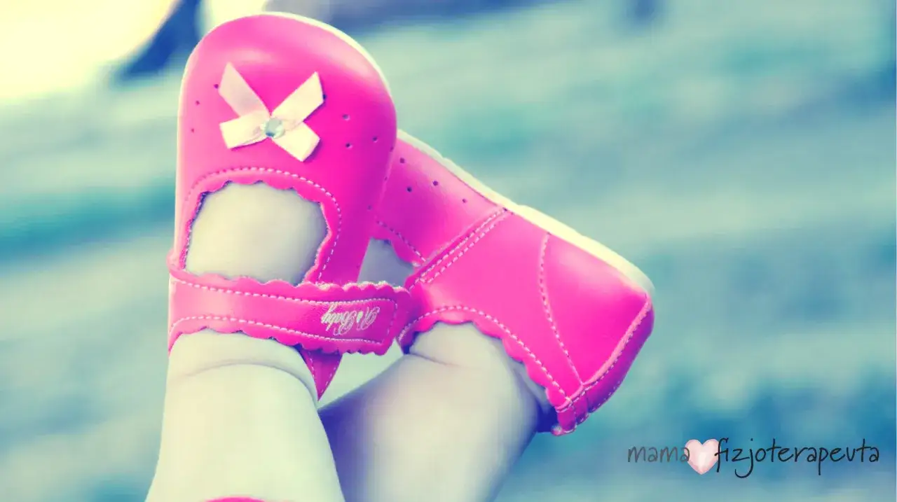 Jakie buty dla dziecka które uczy się chodzić – uniknij błędów w wyborze