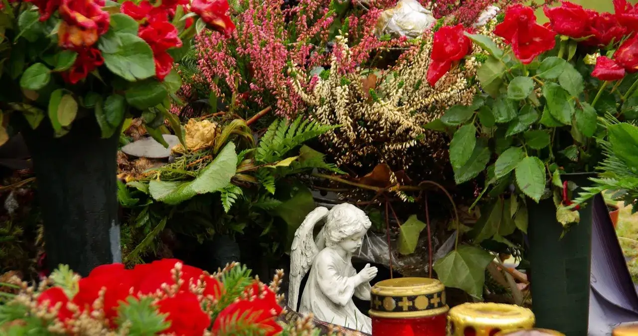 Jak samemu zrobić wiązankę na cmentarz, aby uniknąć błędów i zyskać elegancję