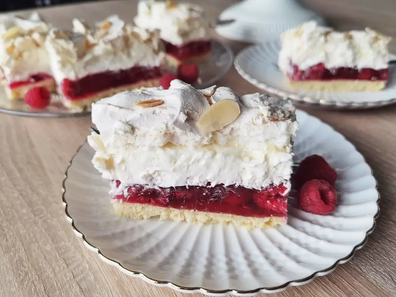 Jak zrobić malinową chmurkę - łatwy przepis na pyszny deser