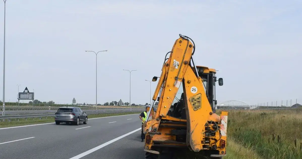 Jaki pojazd nie może wjechać na autostradę? Poznaj zasady i przepisy!