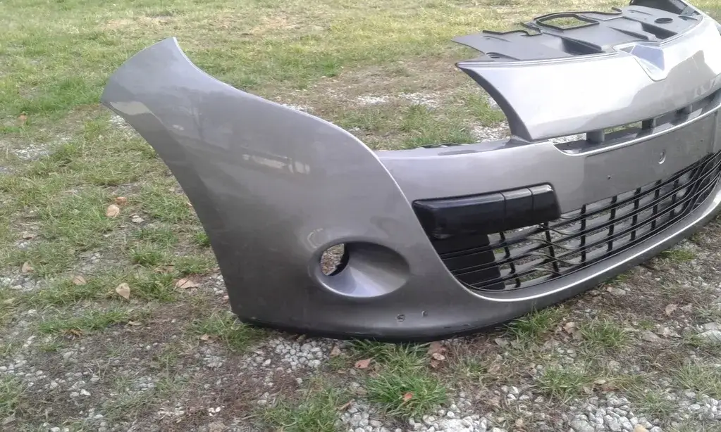 Jak zdjąć przedni zderzak Renault Megane III bez zbędnych problemów