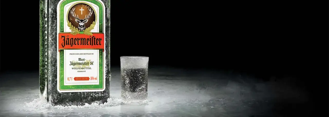 Jakie drinki z Jägermeister warto spróbować i z czym je pić