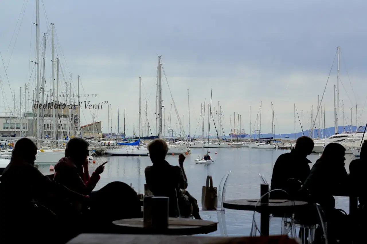 Triest gdzie zjeść: odkryj najlepsze miejsca na smaczne jedzenie