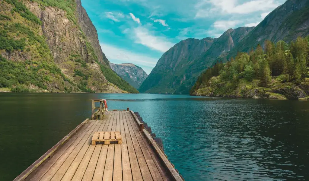 Fiordy – skandynawski cud natury, który warto odkryć