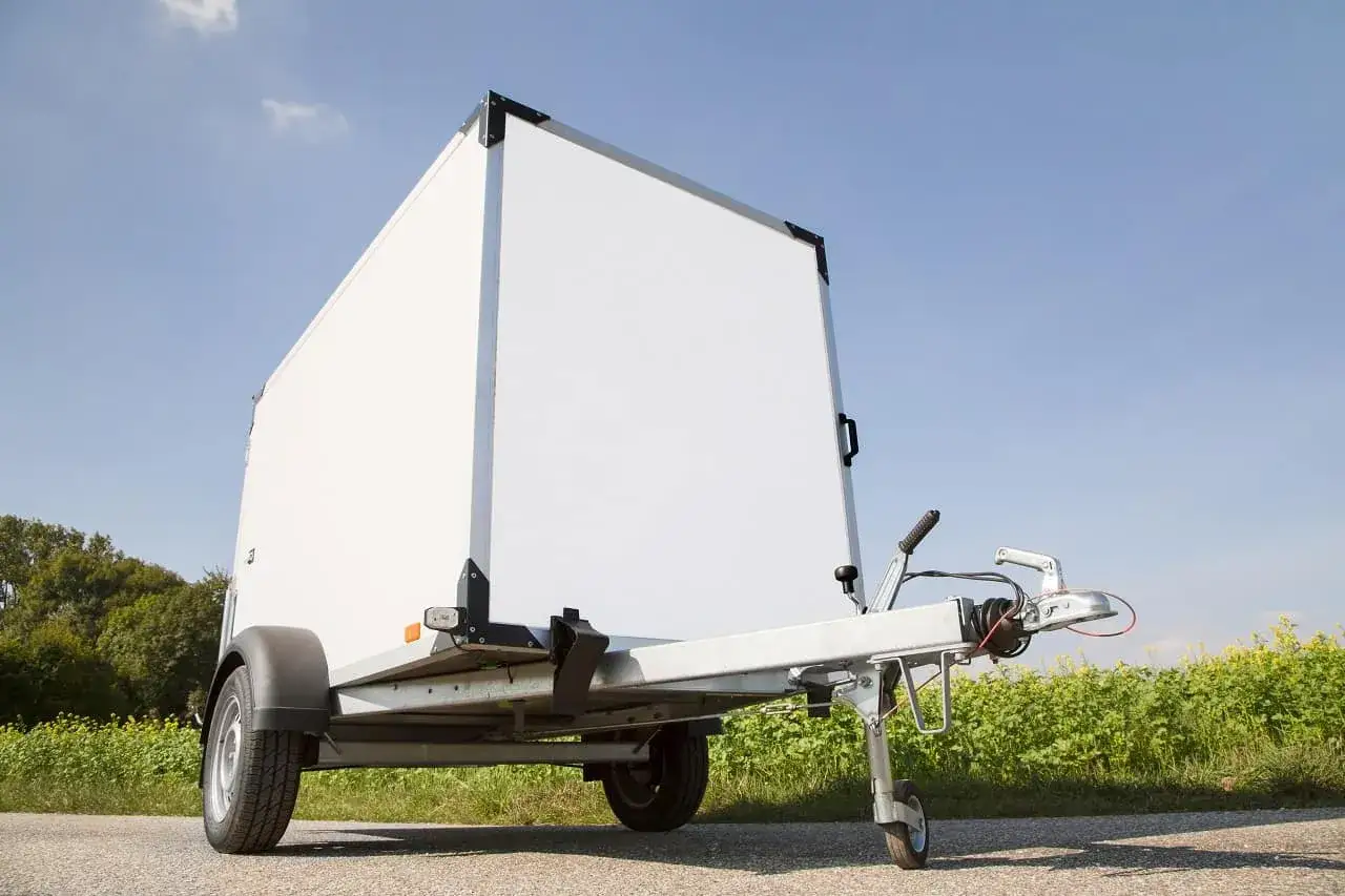 Prawo jazdy B jaka przyczepa? Odkryj zasady i ograniczenia