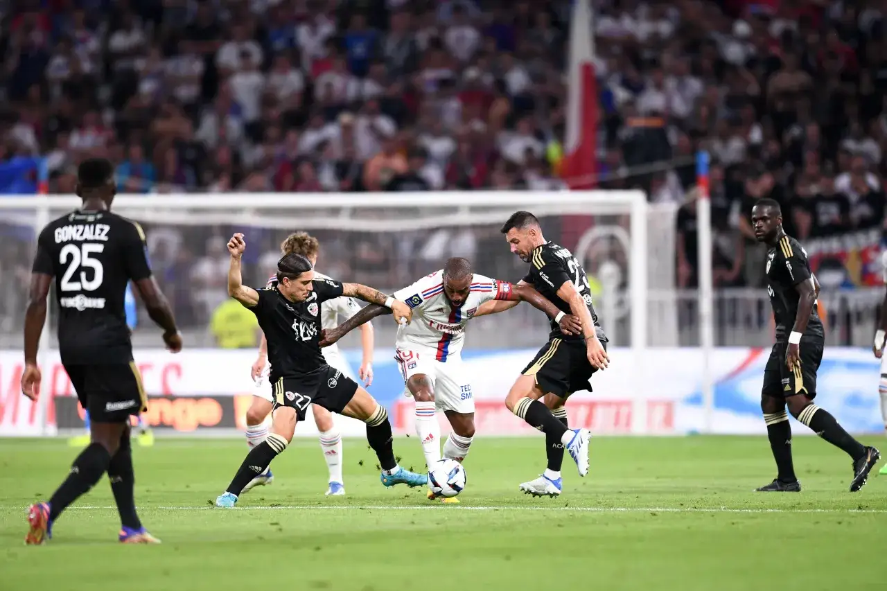 Ile jest zmian w piłce nożnej? Zaskakujące zasady, które musisz znać