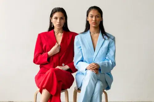 Jaką torebkę do garnituru damskiego wybrać, by nie popełnić błędu?