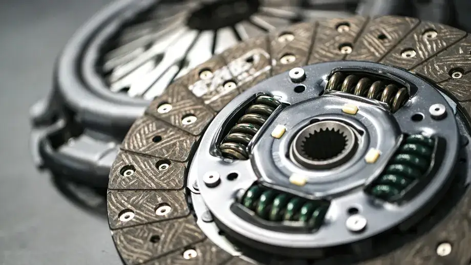 Jak jechać bez sprzęgła - uniknij kosztownych napraw i awarii