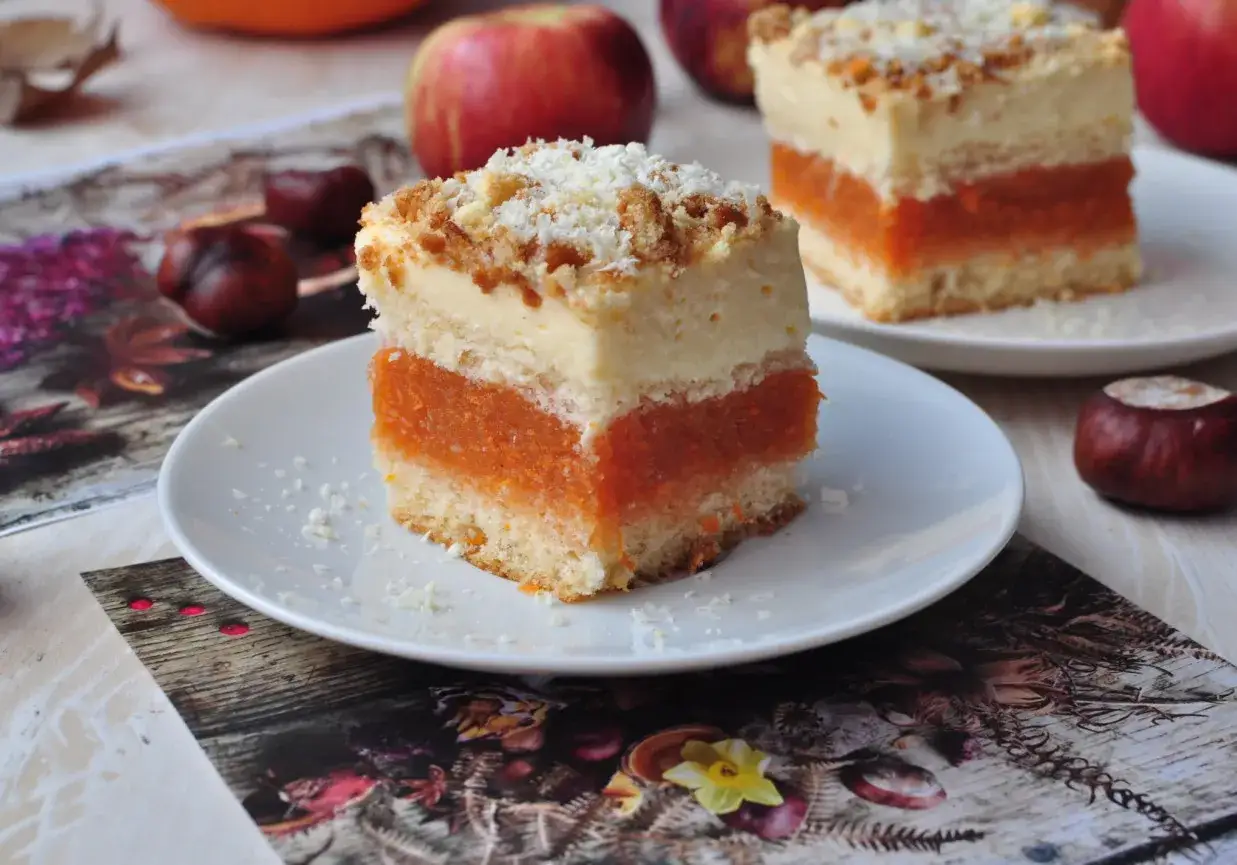Pyszne ciasto z marmoladą jabłkową - sprawdzone przepisy na wypieki