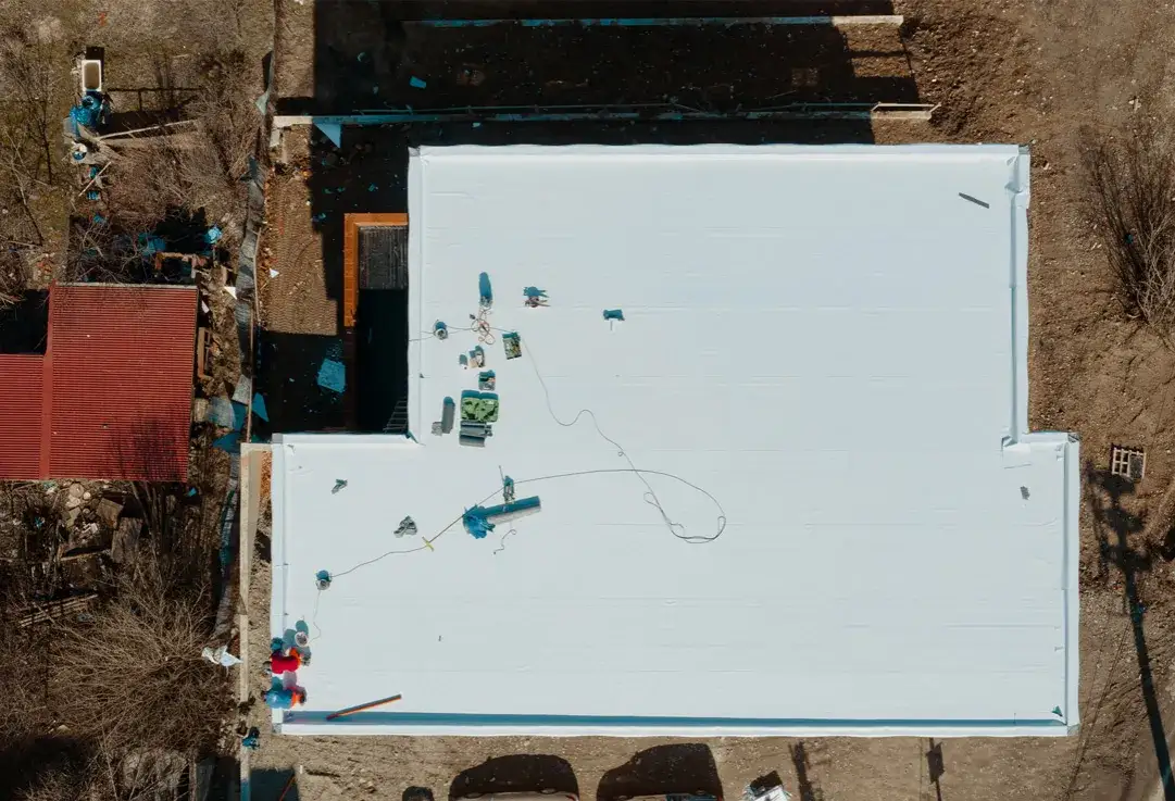 Konstrukcja dachu płaskiego: kluczowe elementy i najczęstsze błędy