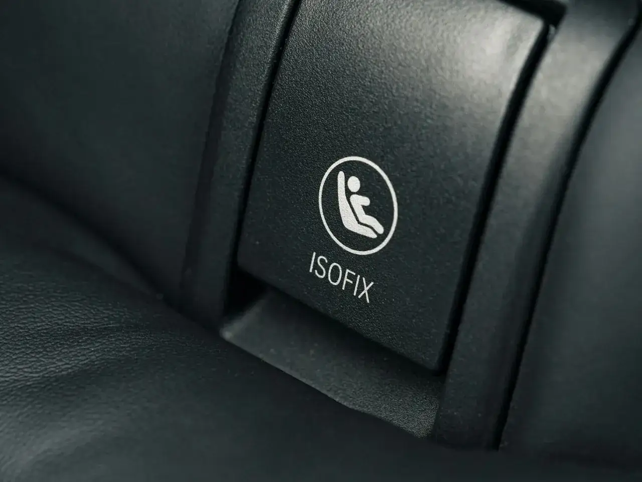 Jak zamontować fotelik bez isofix - krok po kroku dla bezpieczeństwa