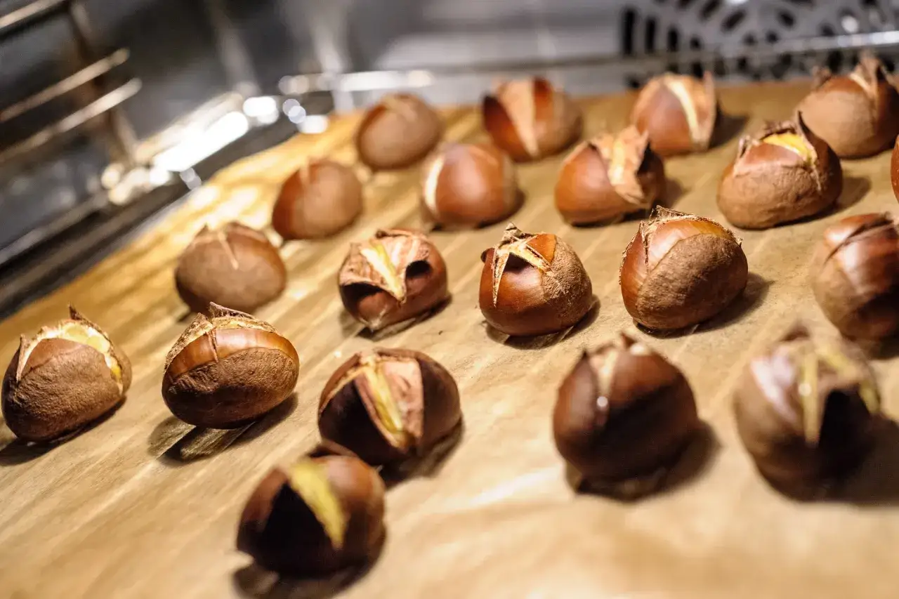 Jak zrobić kasztany w piekarniku – prosty przepis, który zachwyca smakiem