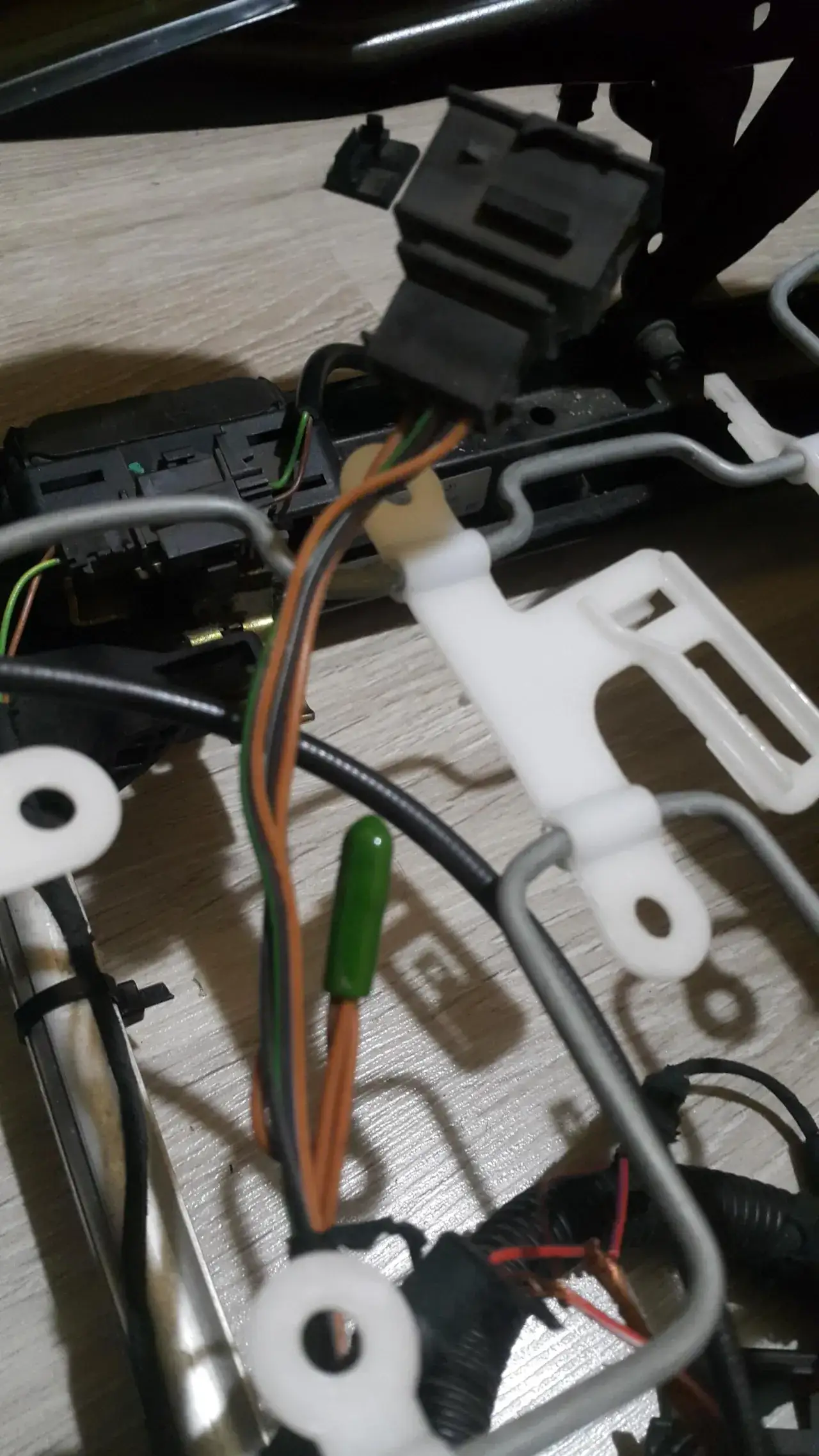 Dlaczego podgrzewanie fotela w Audi A4 B7 nie działa i jak to naprawić