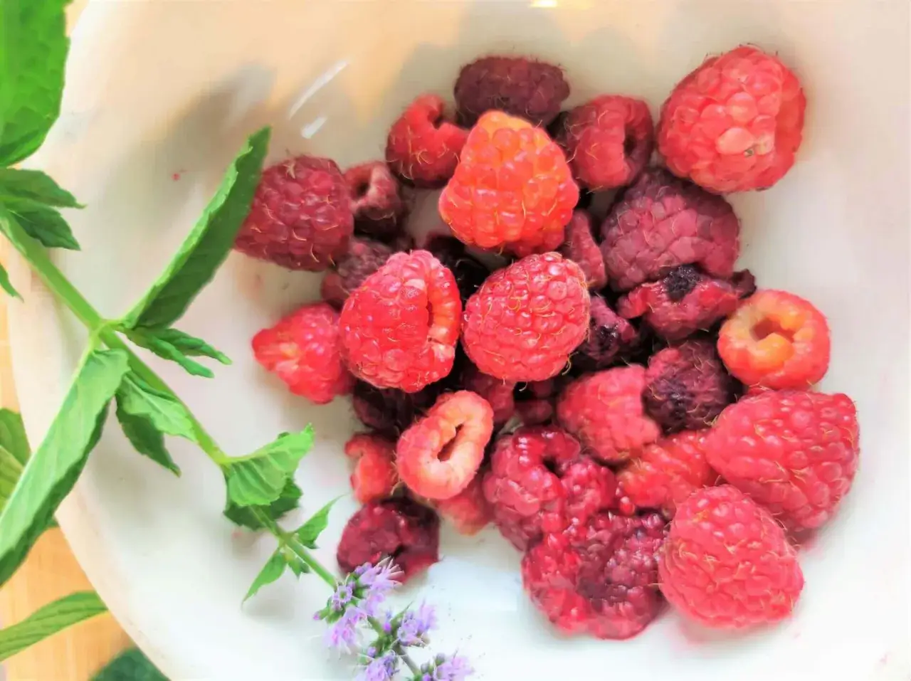 Jak zrobić syrop malinowy - prosty przepis na pyszny smak domu