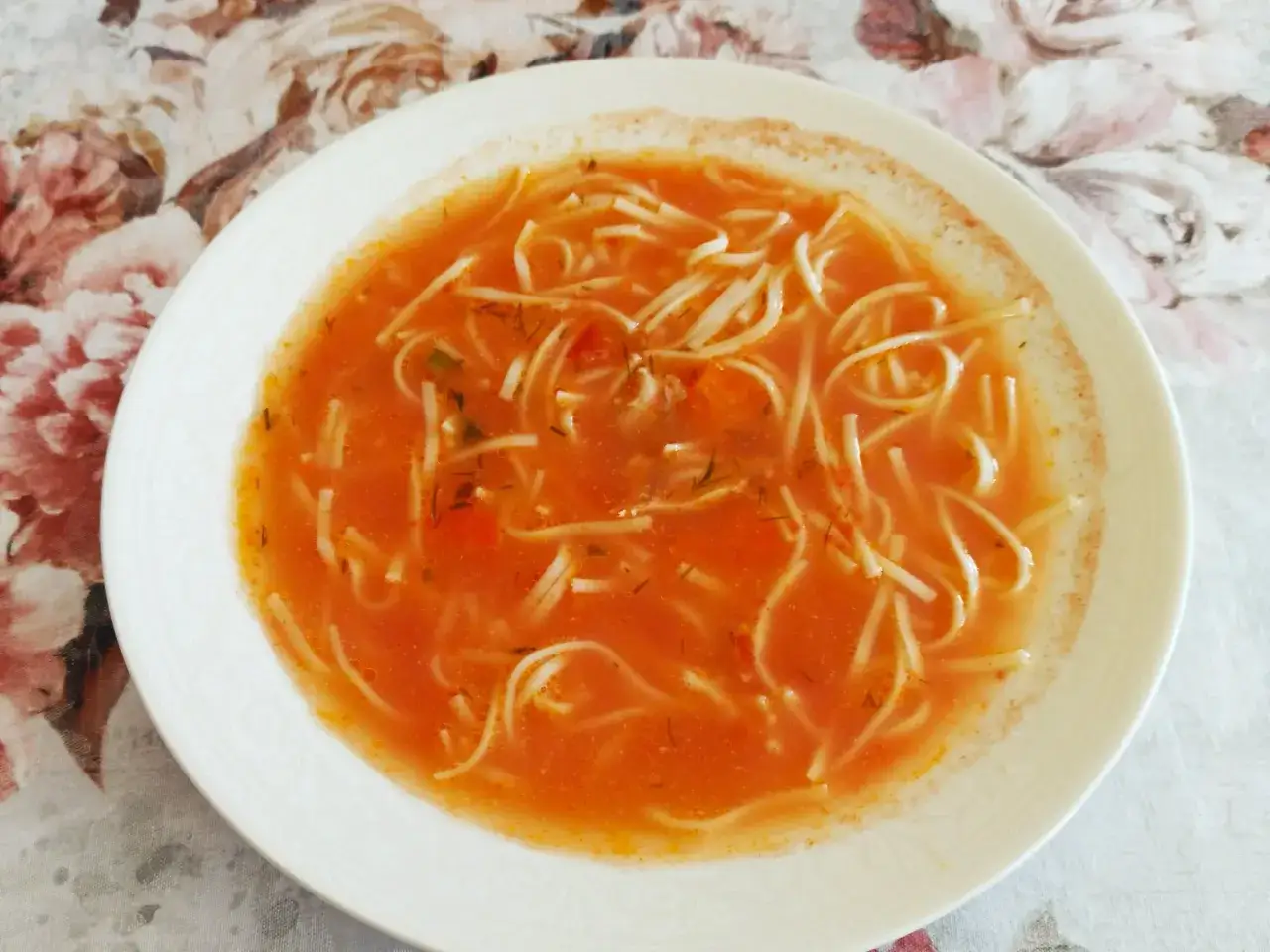 Jak zaprawić zupę pomidorową, aby była gęsta i pyszna?