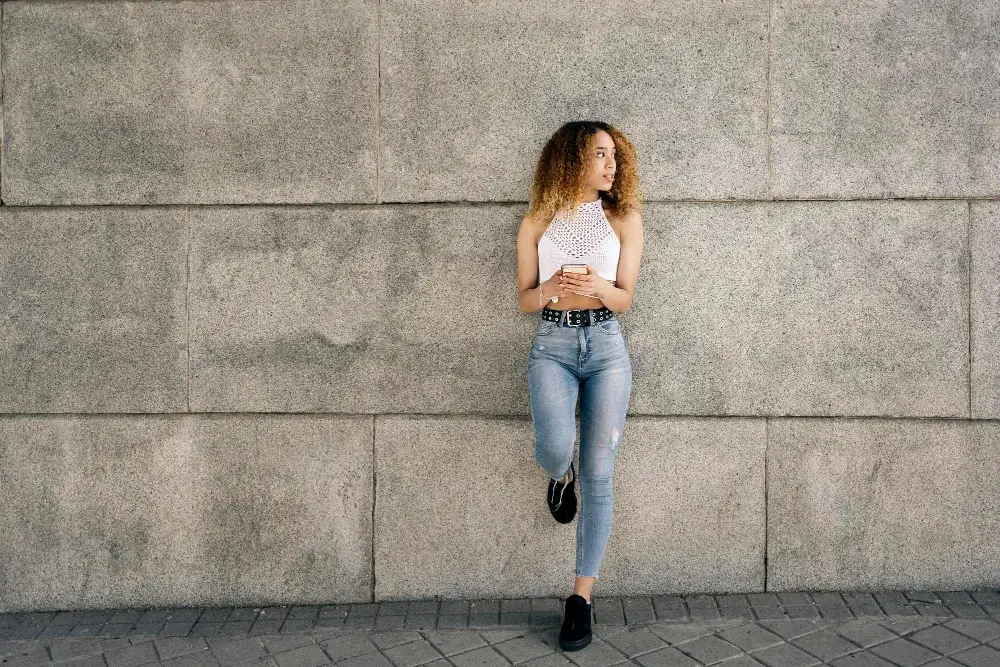 Jakie buty do wąskich spodni damskich, aby wyglądać stylowo i wygodnie