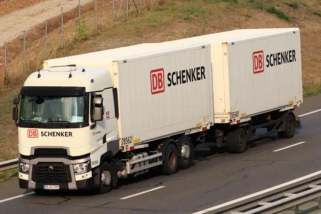 Kierowca BDF co to znaczy? Obowiązki, zalety i wymagania zawodowe