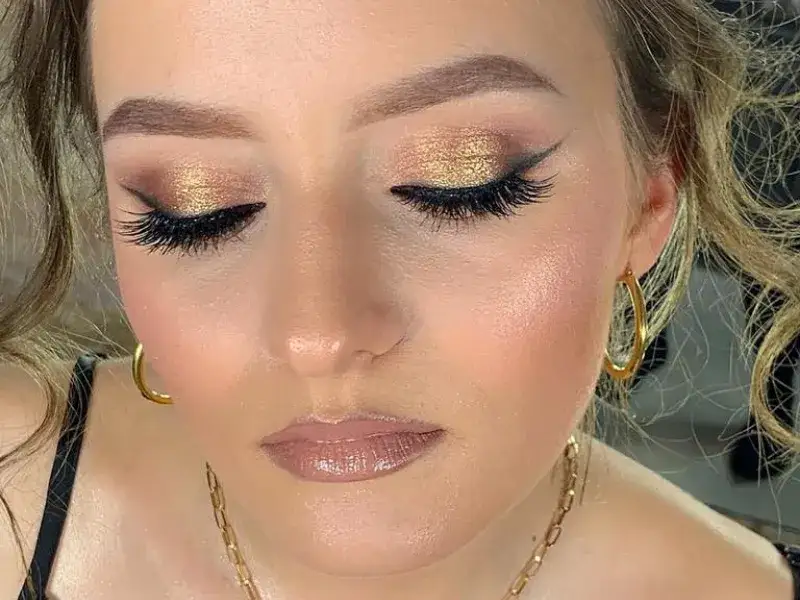 Ile kosztuje makijaż okolicznościowy? Sprawdź ceny i uniknij przepłacania!