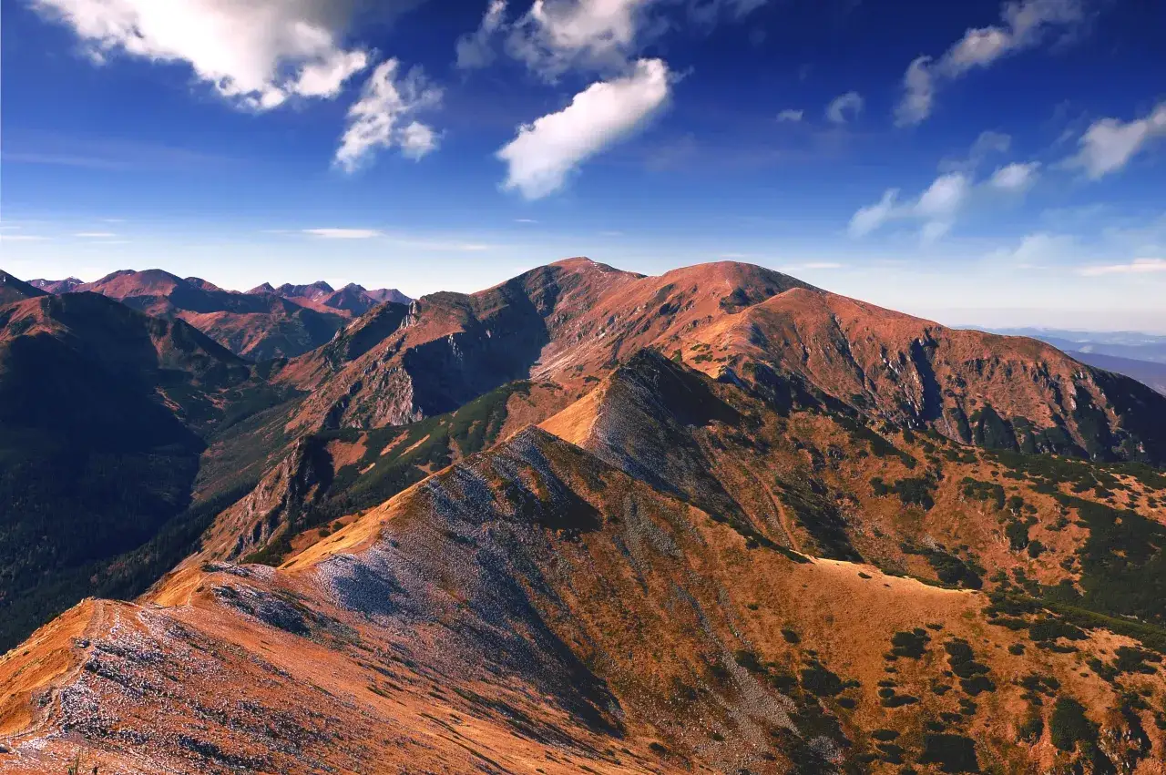 Czerwone Wierchy: Najlepsze szlaki i atrakcje, które musisz poznać