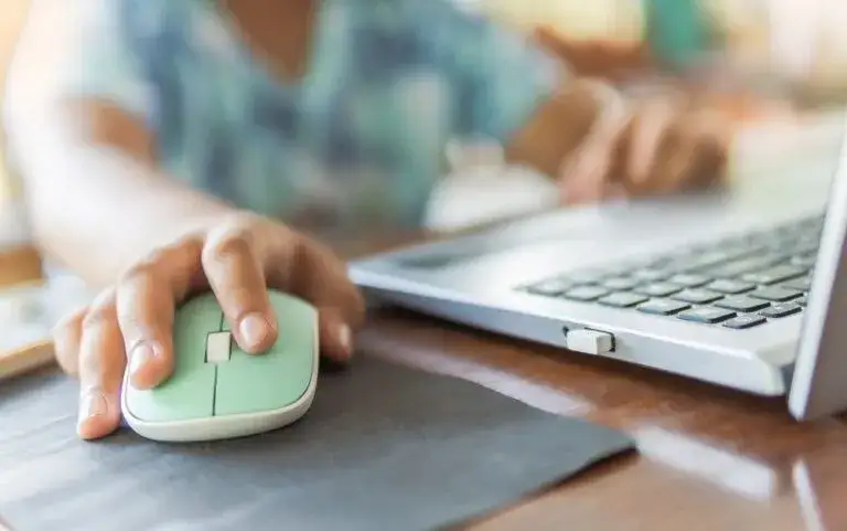 Jak uruchomić myszkę w laptopie - rozwiąż problemy z połączeniem