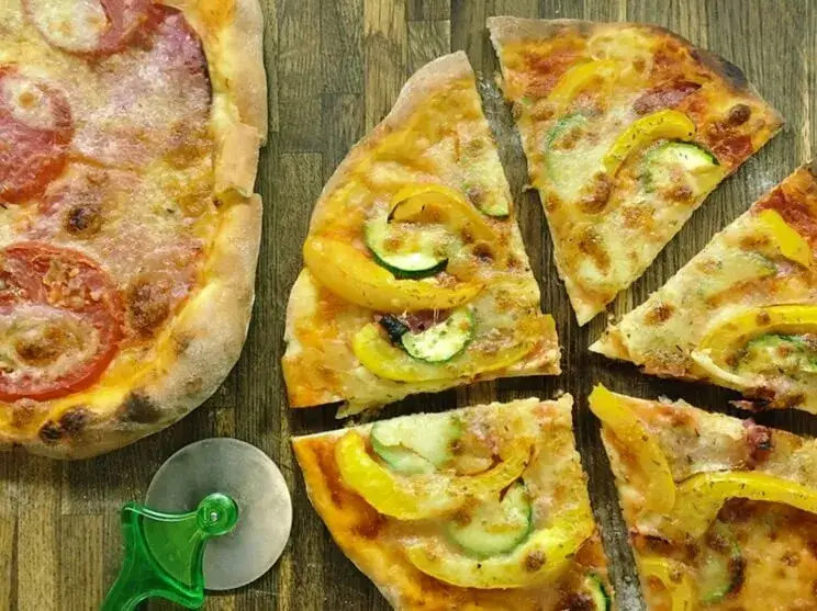 Jak zrobić szybką pizzę w 15 minut bez czekania na ciasto