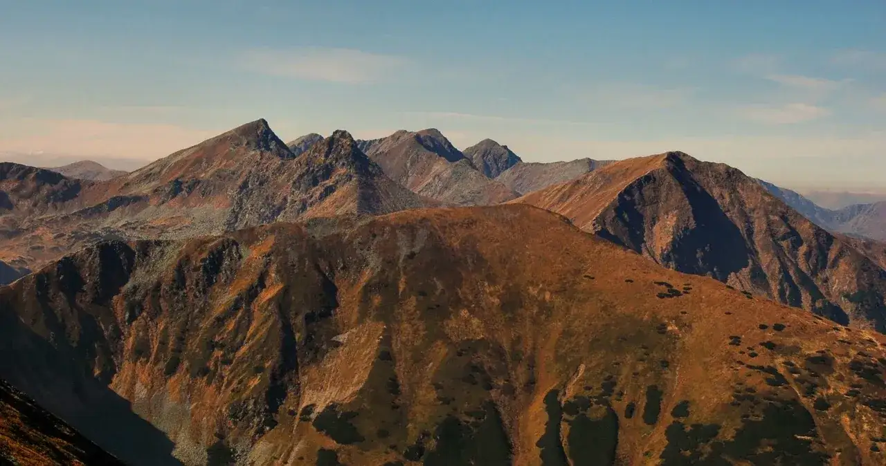 Skąd wzięły się nazwy tych szczytów? Odkryj ich fascynującą historię