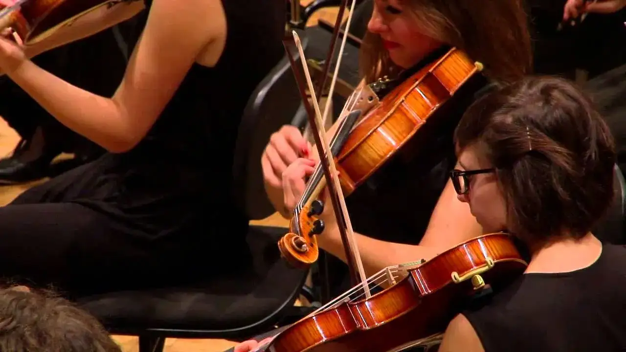 Muzyka z filmu Trędowata: Wzruszający walc Wojciecha Kilara i jego znaczenie