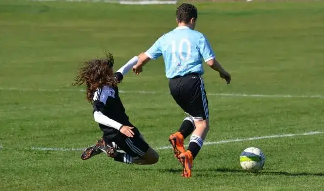 Jak jedzą piłkarze? Sekrety ich diety i wpływ na wyniki sportowe