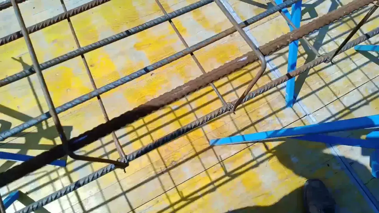 Wiązanie zbrojenia cęgami - uniknij najczęstszych błędów w budowie