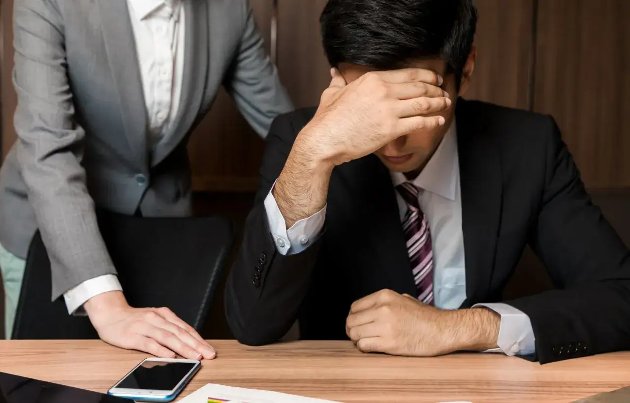 Nerwica histeryczna objawy: Jak rozpoznać i zrozumieć problemy?