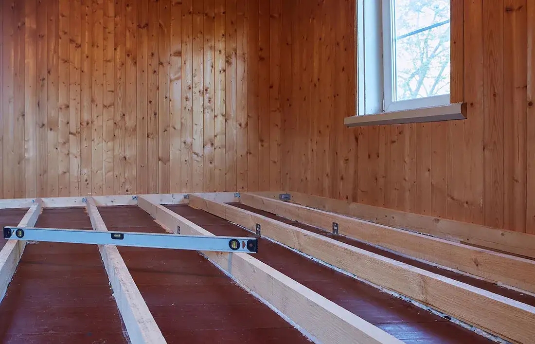 Wylewka czy legary: które rozwiązanie jest lepsze dla Twojej podłogi?