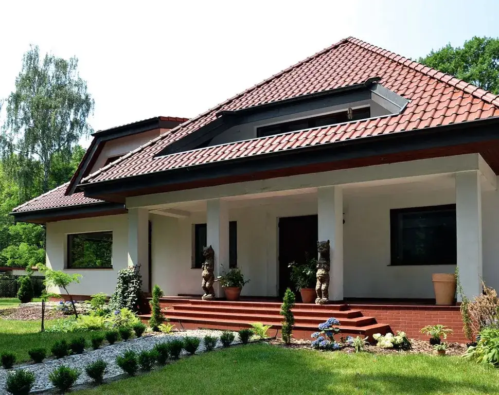 Ile kosztuje dom dla samotnej matki? Koszty, dofinansowania i praktyczne porady