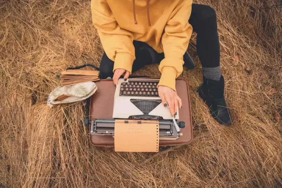 Jak napisać dedykację z cytatem, aby wzruszyć i zaskoczyć odbiorcę