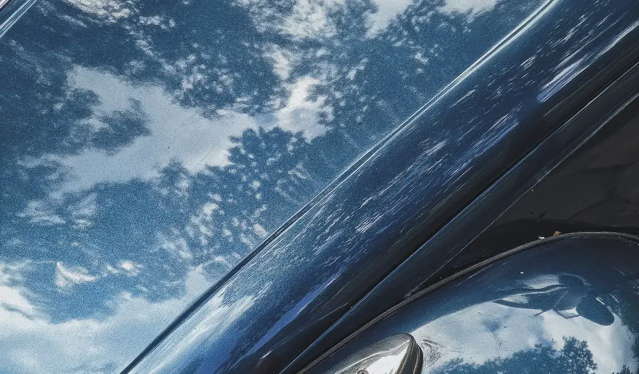 Jak odnowić wyblakły lakier na samochodzie i przywrócić mu blask