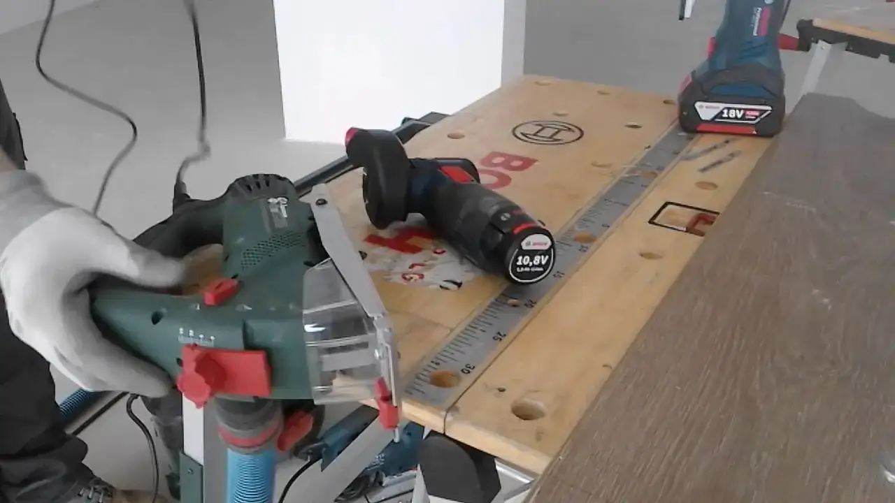 Czym przycinać panele? Odkryj najlepsze narzędzia i techniki