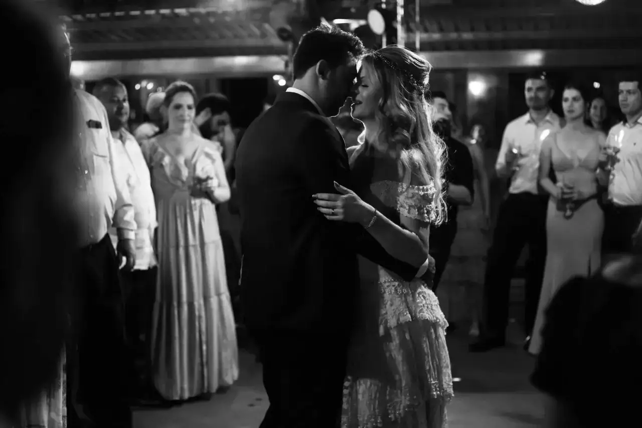 Jakie piosenki na pierwszy taniec, które wzruszą i zachwycą?