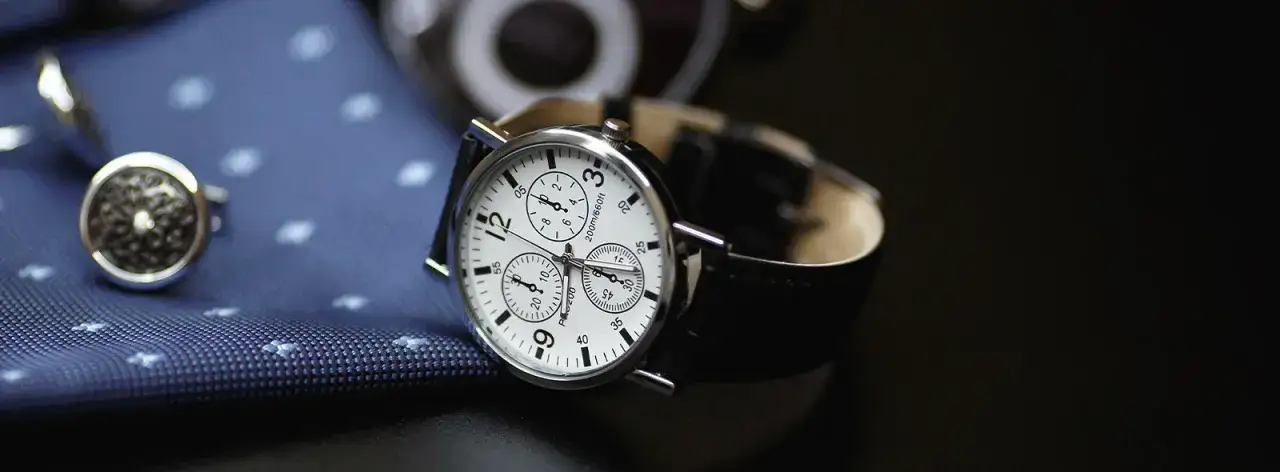 Eleganckie zegarki męskie z małą kopertą – idealne dla minimalistów