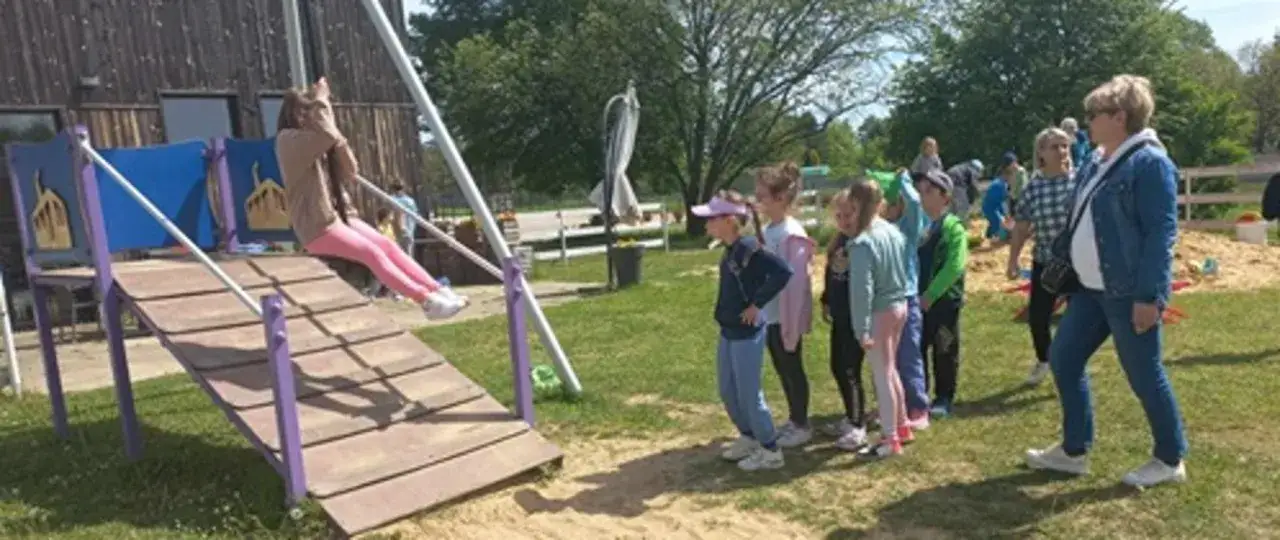 Wieś co zagroda edukacyjna: odkryj unikalne programy i atrakcje