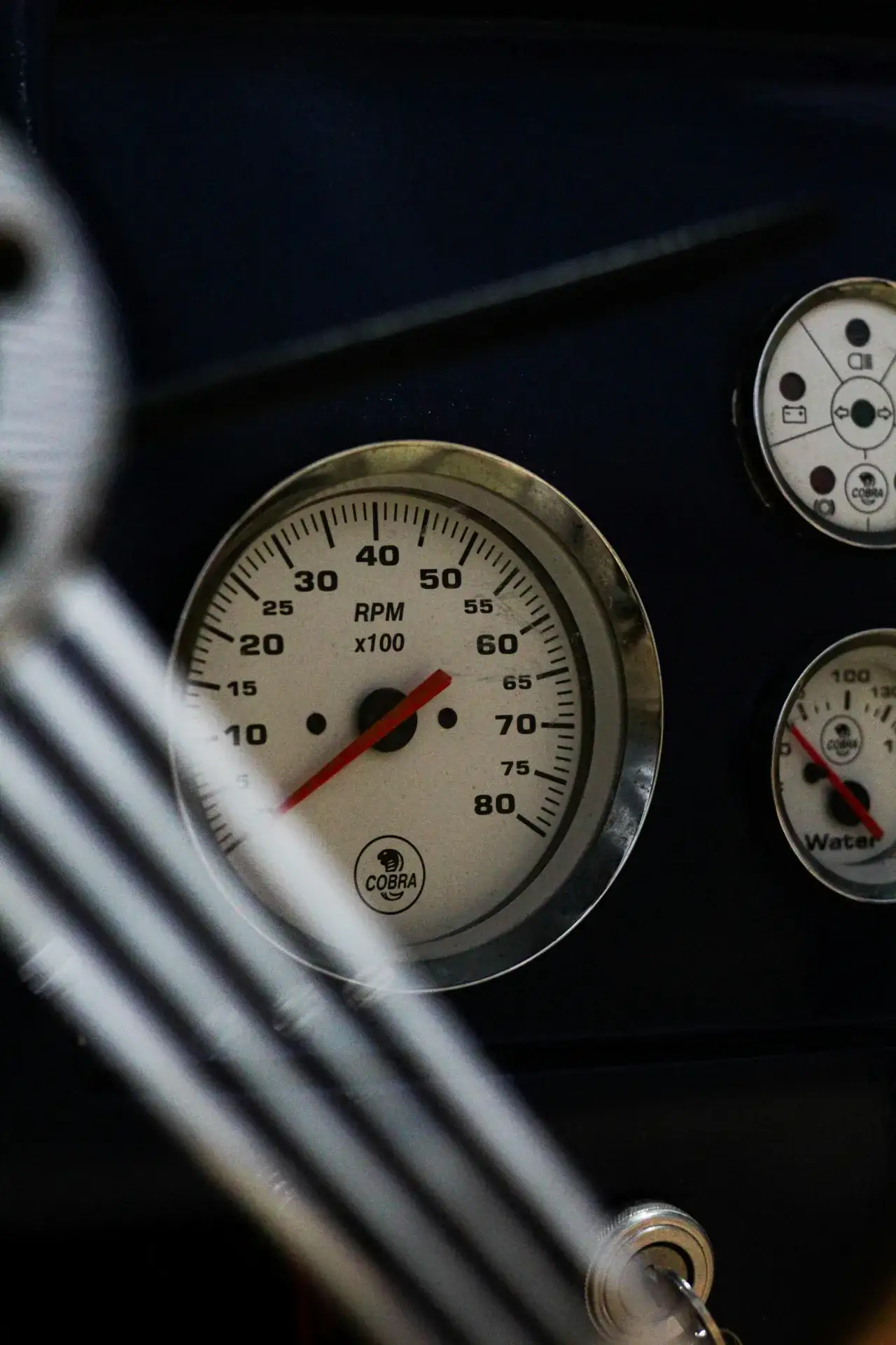 Jak sprawdzić czujnik temperatury silnika, aby uniknąć poważnych usterek