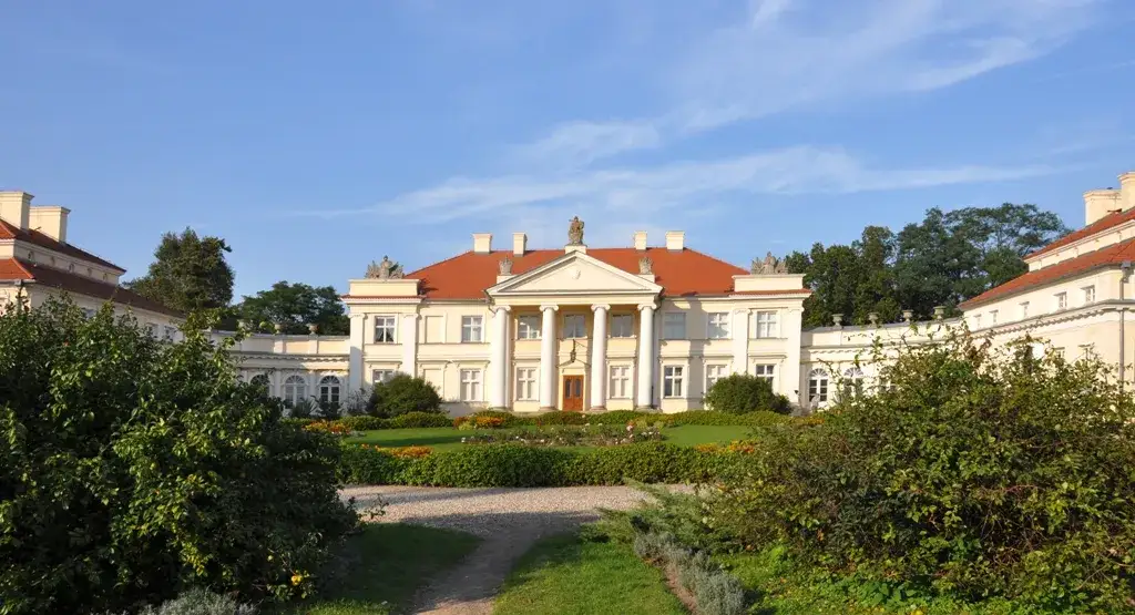 Najpiękniejsze pałace w Wielkopolsce: 6 zabytkowych rezydencji do zwiedzania