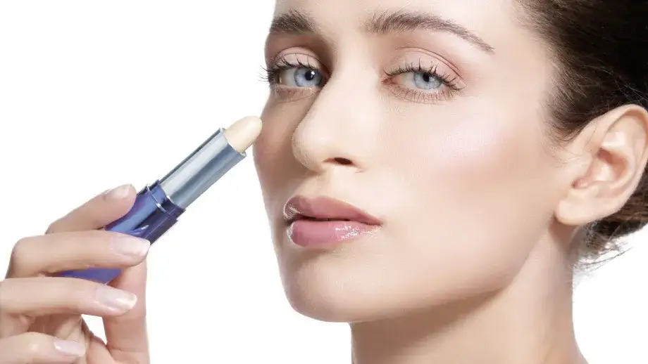 Żółty korektor na co? Jak skutecznie ukryć cienie i niedoskonałości